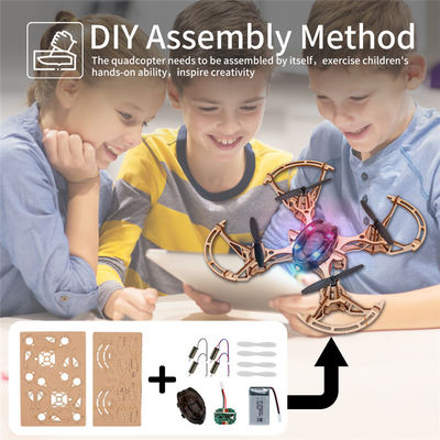 Set quadricottero telecomandato da 2,4 g. Kit Bemay giocattolo in legno assemblato per droni Rc educativi