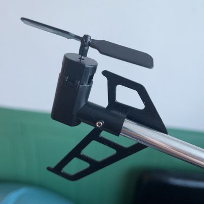Istruzione per principianti Formazione STEAM HUGTEC F880 Elicottero giocattolo a 3,5 canali Elicottero a controllo remoto 2.4G Elicottero Mini Rc Elicottero